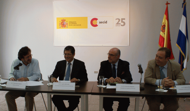 España mantiene sus compromisos de cooperación con El Salvador