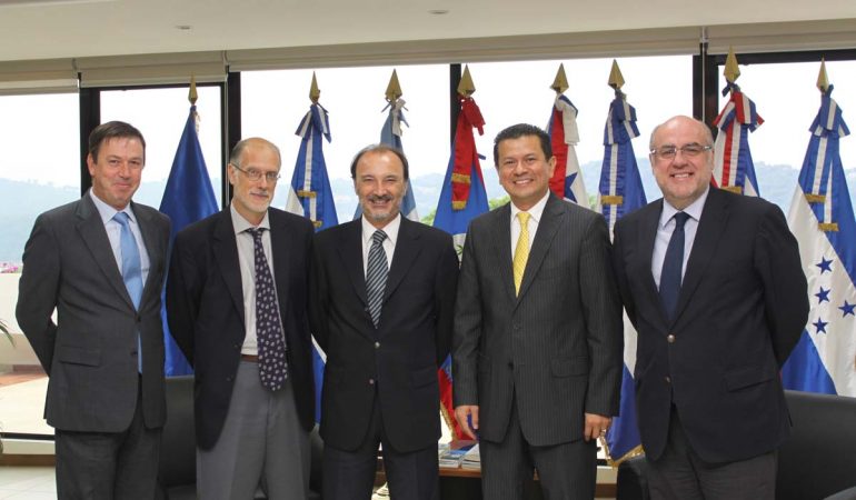 El secretario de Estado de Cooperación Internacional y para Iberoamérica reitera compromisos de cooperación con El Salvador