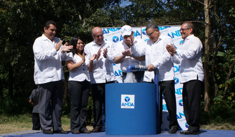 8.500 personas con acceso a agua potable domiciliar por primera vez en Santa Ana