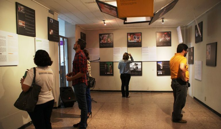 Exposición fotográfica por la no discriminación en la educación, en La Casa Tomada
