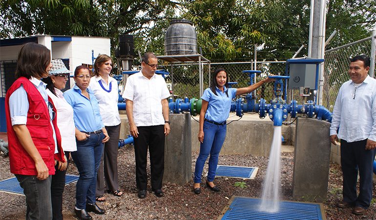 Inauguración de sistema de agua potable en Mercedes Umaña, apoyado por Fondo de Cooperación de Agua y Saneamiento (FCAS) Y FISDL