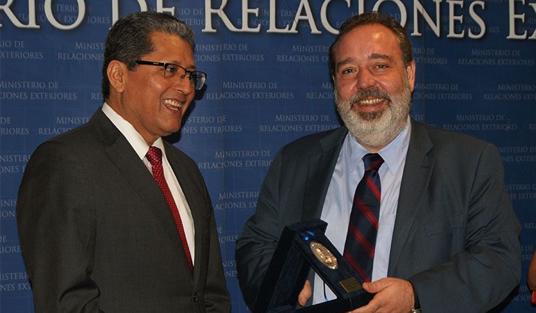 Coordinador General de AECID recibe Medalla al Mérito Diplomático “Dr. José Gustavo Guerrero”