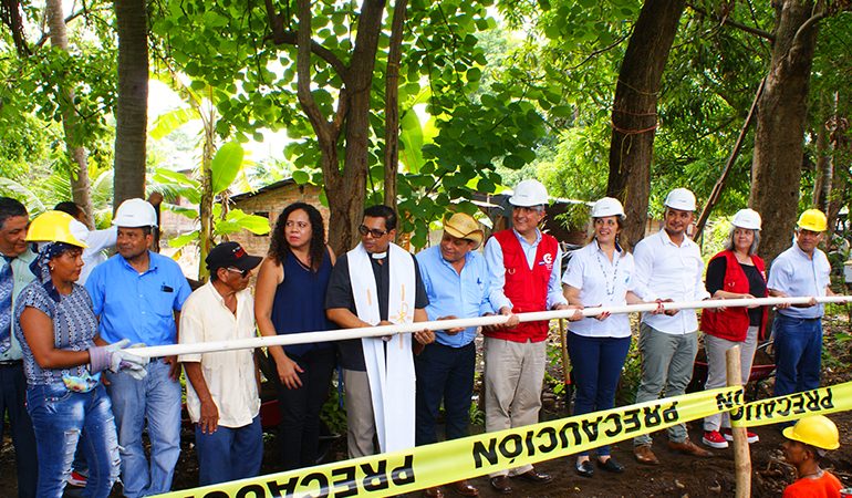 Nuevos servicios de agua potable y saneamiento para 3,700 personas en Metalío, Acajutla