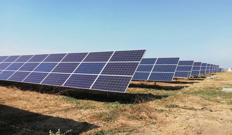 Inauguran tres plantas de energía solar en Acajutla