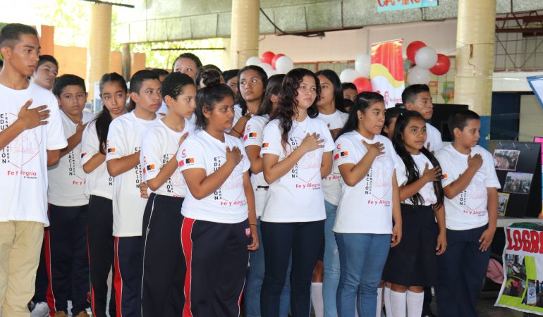 La Cooperación Española da seguimiento a convenio que beneficia a estudiantes salvadoreños