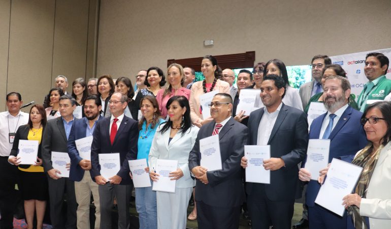 Renuevan carta de entendimiento del Equipo Humanitario de País El Salvador