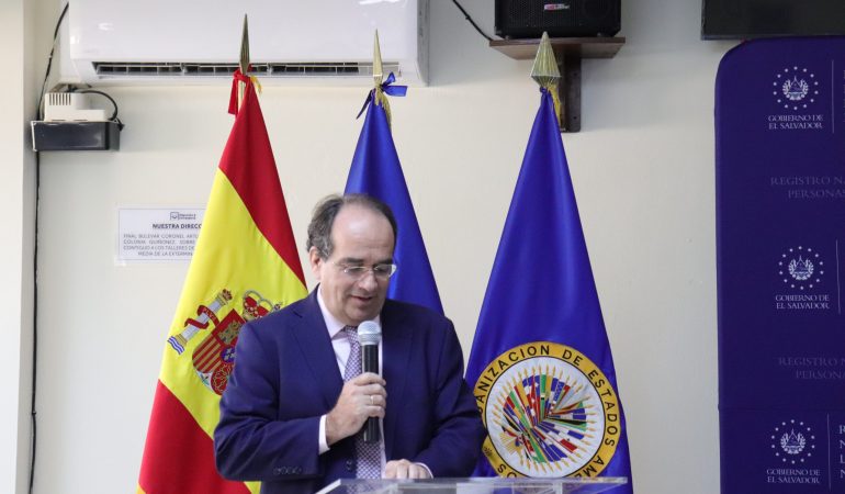 Cooperación Española apoya e inaugura proyecto para garantizar el derecho a la identidad de personas retornadas a El Salvador