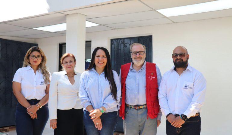 ISDEMU con el apoyo de la Cooperación Española inauguraron consultorios amigables para adolescentes en Salcoatitán.